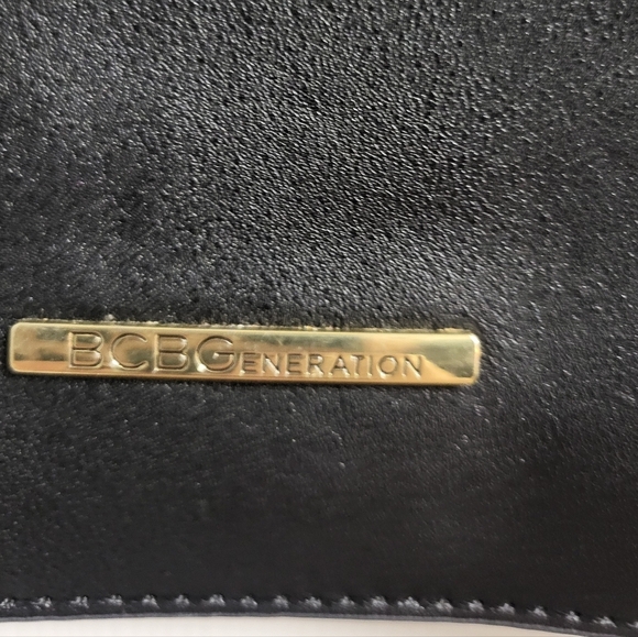 BCBGeneration Milly Crossbody Black Leather Bag With Adjustable Chain Strap - Picture 4 of 8